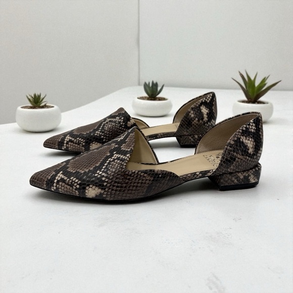 Vince Camuto Brown Snakeskin Loafers Vince Camuto
Cruiz Flats site 8.5 M - Picture 11 of 11